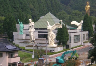 ���������_�̎{�ݔ����I