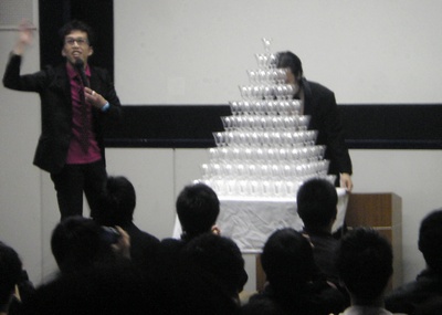 �e�[�u���N���X����